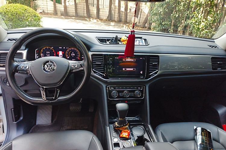 Used Volkswagen Teramont 2020 Revised Version 380TSI Four-Wheel Drive Luxury Edition Center Console