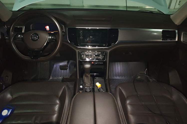 Used Volkswagen Teramont 2020 380TSI Four-Wheel Drive Luxury Version China VI Standard Center Console