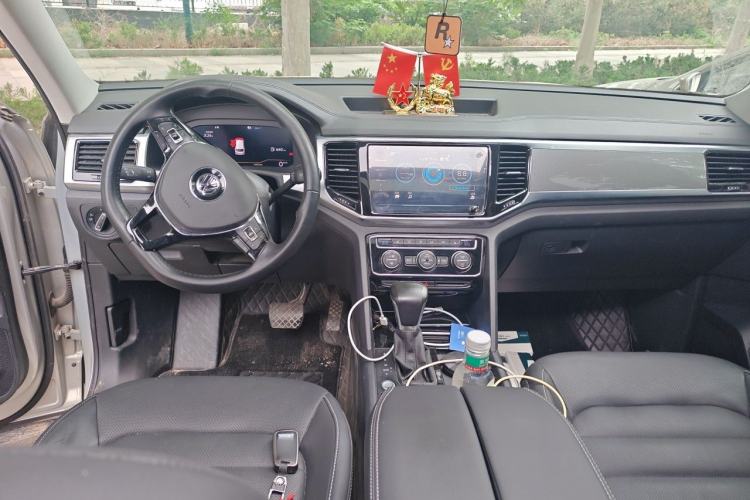 Used Volkswagen Teramont 2020 380TSI Four-Wheel Drive Luxury Version China VI Standard Center Console