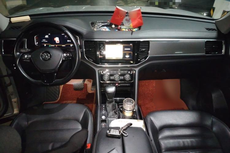 Used Volkswagen Teramont 2020 330TSI Two-Wheel-Drive Luxury Edition China VI Standard Center Console