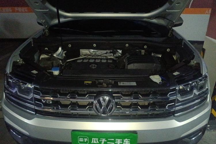 Used Volkswagen Teramont 2020 530 V6 Four-Wheel Drive Luxury Version China VI Standard Engine Bay