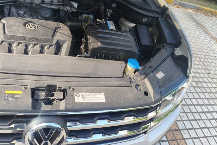 Used Volkswagen Teramont 2020 330TSI Two-Wheel-Drive Luxury Edition China VI Standard Engine Bay Left