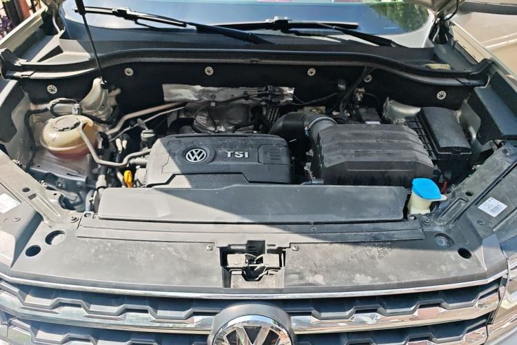 Used Volkswagen Teramont 2020 380TSI Four-Wheel Drive Flagship Version China VI Standard Engine Bay