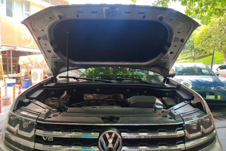 Used Volkswagen Teramont 2020 Revised Version 380TSI Four-Wheel Drive Luxury Edition Engine Bay