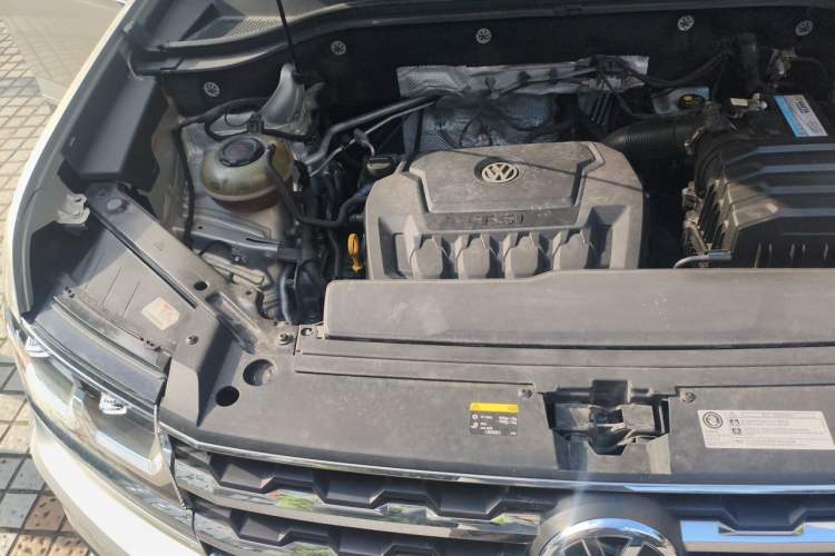Used Volkswagen Teramont 2020 330TSI Two-Wheel-Drive Luxury Edition China VI Standard Engine Bay Right