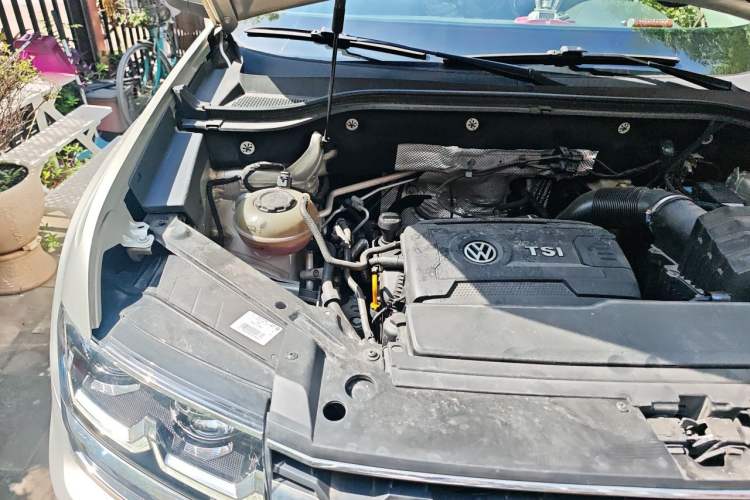 Used Volkswagen Teramont 2020 380TSI Four-Wheel Drive Flagship Version China VI Standard Engine Bay Right