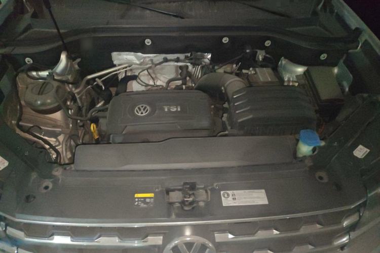 Used Volkswagen Teramont 2020 380TSI Four-Wheel Drive Luxury Version China VI Standard Engine Bay