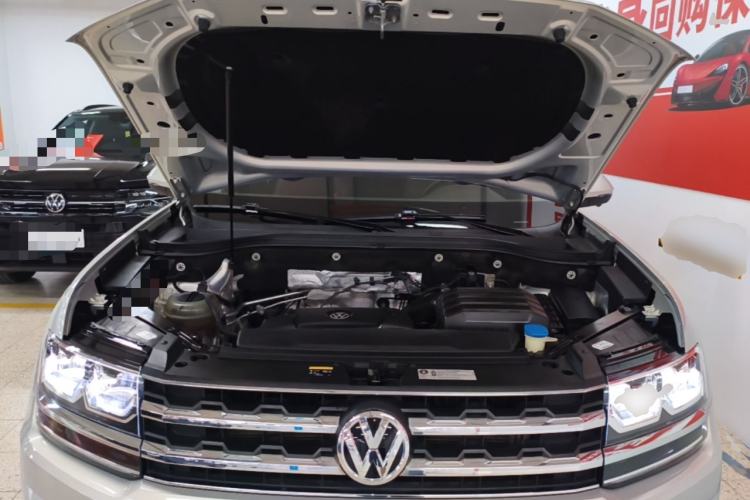 Used Volkswagen Teramont 2020 330TSI Two-Wheel-Drive Luxury Edition China VI Standard Engine Bay