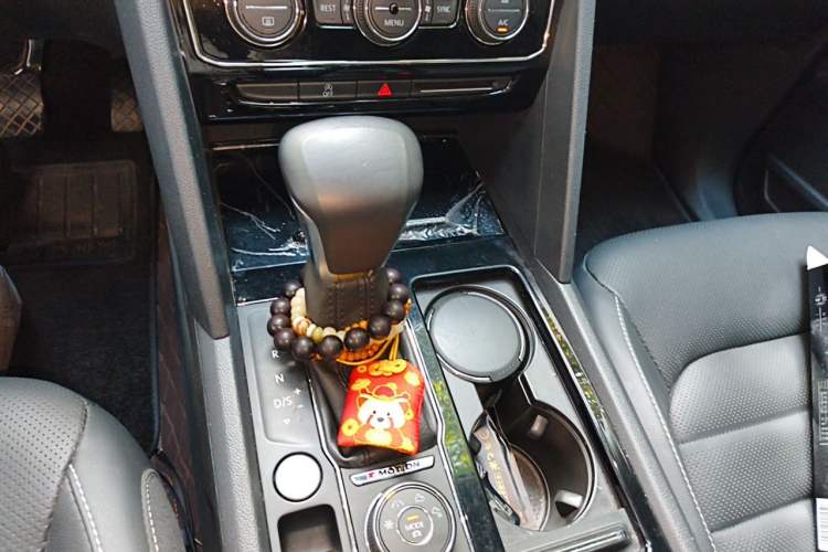 Used Volkswagen Teramont 2020 Revised Version 380TSI Four-Wheel Drive Luxury Edition Gear Lever