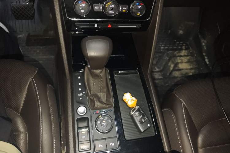 Used Volkswagen Teramont 2020 380TSI Four-Wheel Drive Luxury Version China VI Standard Gear Lever