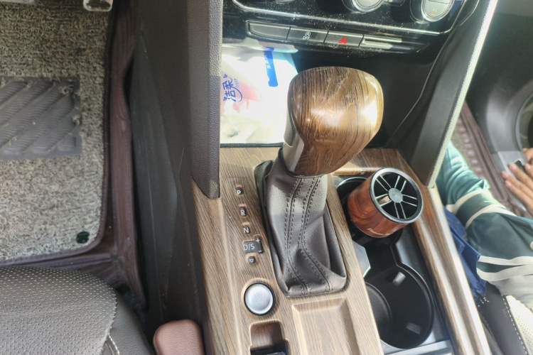Used Volkswagen Teramont 2020 330TSI Two-Wheel-Drive Luxury Edition China VI Standard Gear Lever