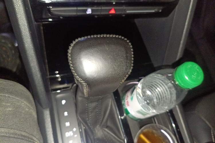 Used Volkswagen Teramont 2020 530 V6 Four-Wheel Drive Luxury Version China VI Standard Gear Lever