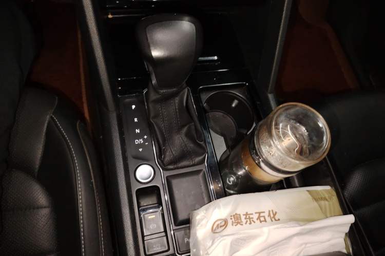 Used Volkswagen Teramont 2020 330TSI Two-Wheel-Drive Luxury Edition China VI Standard Gear Lever