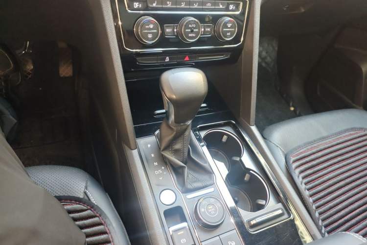 Used Volkswagen Teramont 2020 380TSI Four-Wheel Drive Luxury Version China VI Standard Gear Lever