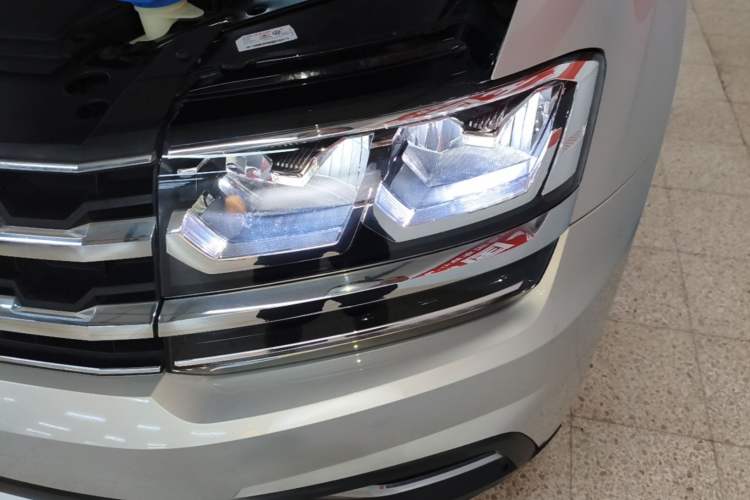 Used Volkswagen Teramont 2020 330TSI Two-Wheel-Drive Luxury Edition China VI Standard Left Front Headlight