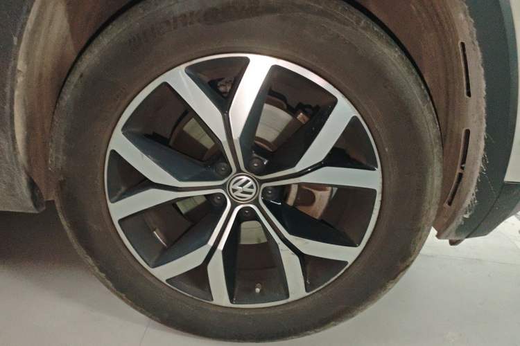 Used Volkswagen Teramont 2020 380TSI Four-Wheel Drive Luxury Version China VI Standard Right Front Wheel Hub
