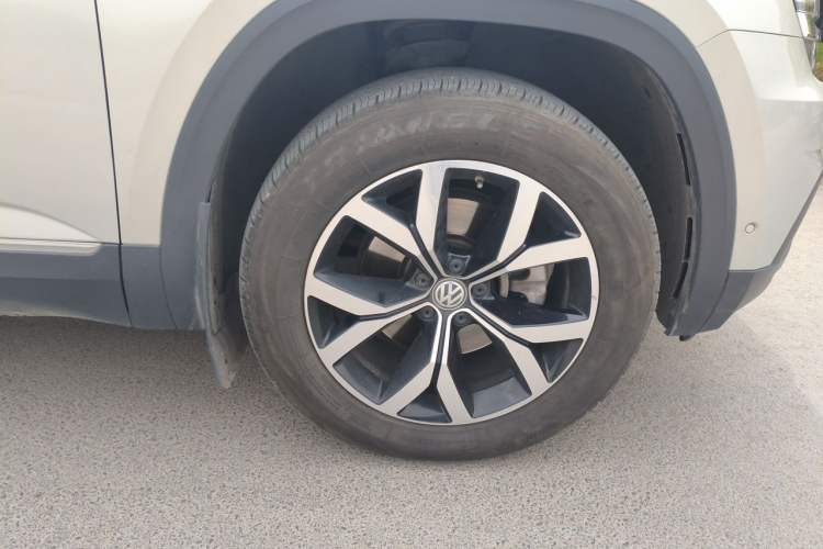 Used Volkswagen Teramont 2020 380TSI Four-Wheel Drive Luxury Version China VI Standard Right Front Wheel Hub