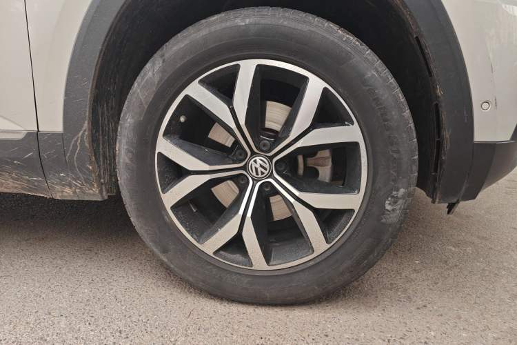 Used Volkswagen Teramont 2020 380TSI Four-Wheel Drive Luxury Version China VI Standard Right Front Wheel Hub