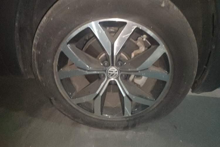 Used Volkswagen Teramont 2020 380TSI Four-Wheel Drive Luxury Version China VI Standard Right Front Wheel Hub
