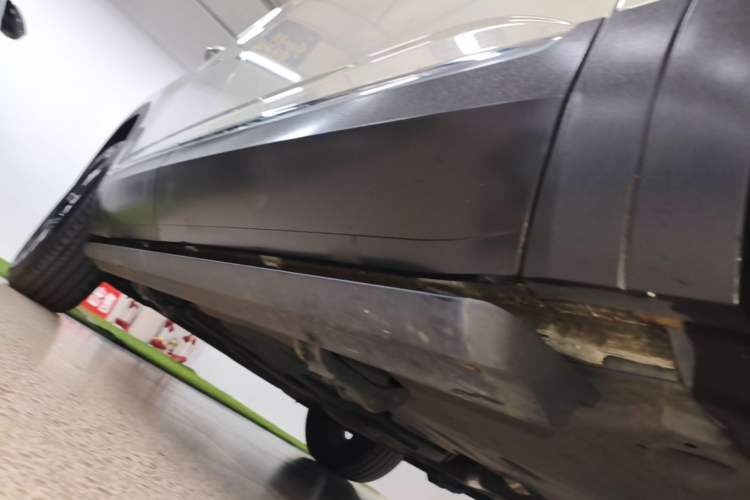 Used Volkswagen Teramont 2020 330TSI Two-Wheel-Drive Luxury Edition China VI Standard Right Side Sill