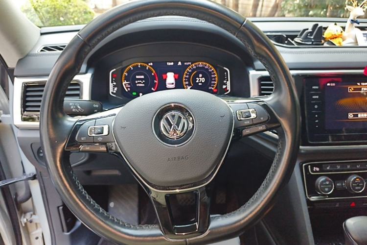 Used Volkswagen Teramont 2020 Revised Version 380TSI Four-Wheel Drive Luxury Edition Steering Wheel