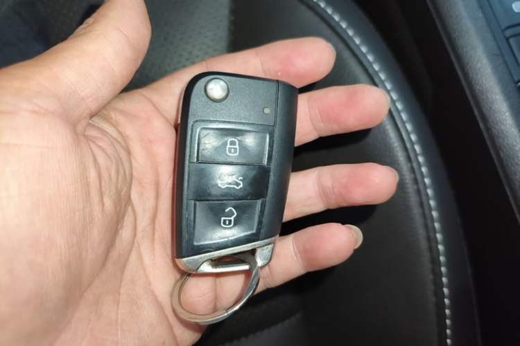 Used Volkswagen Teramont 2020 330TSI Two-Wheel-Drive Luxury Edition China VI Standard Vehicle Key