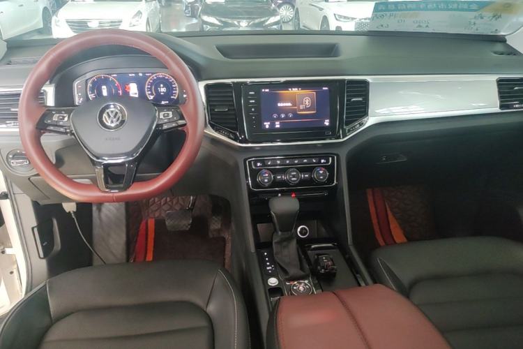 Used Volkswagen Teramont 2020 Revised Version 380TSI Four-Wheel Drive Luxury Edition Center Console