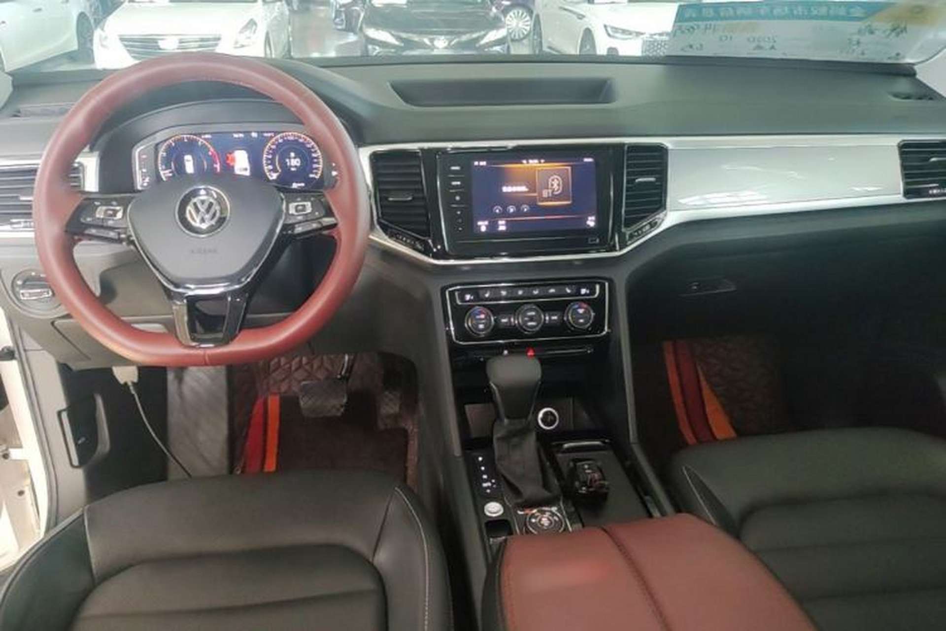 Used Volkswagen Teramont 2020 Revised Version 380TSI Four-Wheel Drive Luxury Edition Center Console