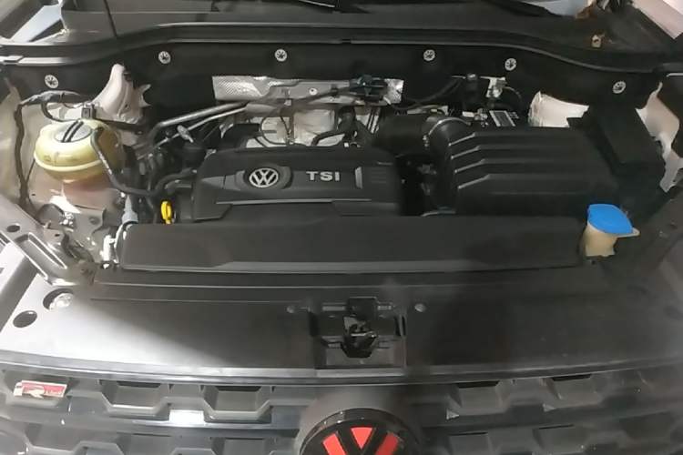 Used Volkswagen Teramont 2020 380TSI Four-Wheel Drive Luxury Version China VI Standard Engine Bay