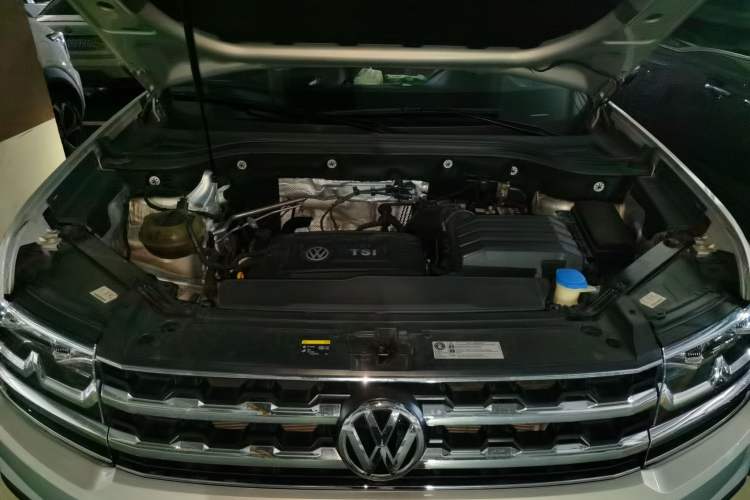 Used Volkswagen Teramont 2020 380TSI Four-Wheel Drive Luxury Version China VI Standard Engine Bay