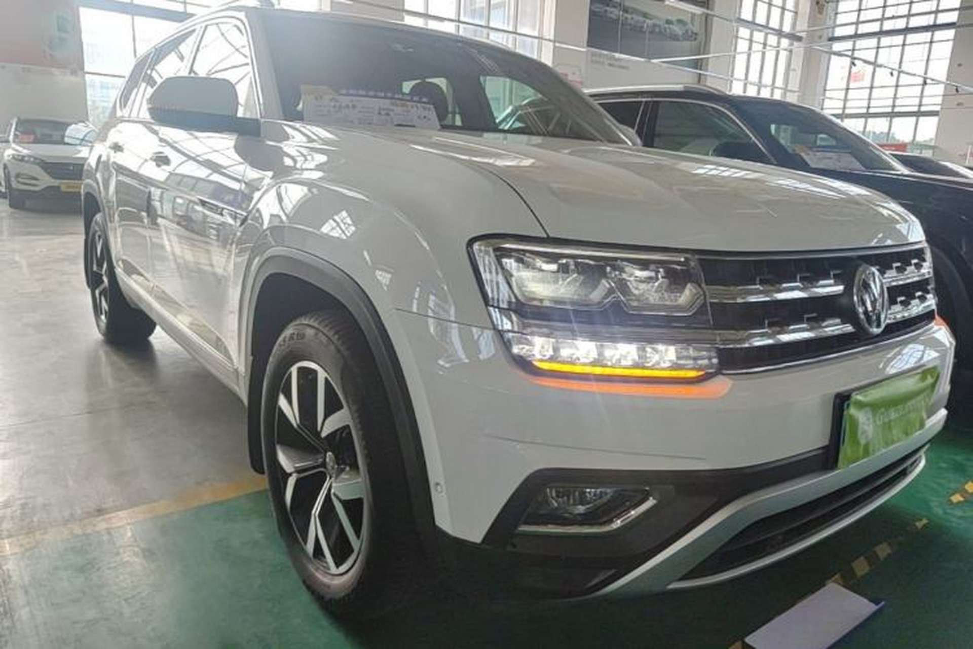 Used Volkswagen Teramont 2020 Revised Version 380TSI Four-Wheel Drive Luxury Edition Front Right 45 Deg