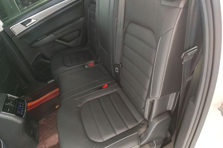 Used Volkswagen Teramont 2020 Revised Version 380TSI Four-Wheel Drive Luxury Edition Left Rear Seat