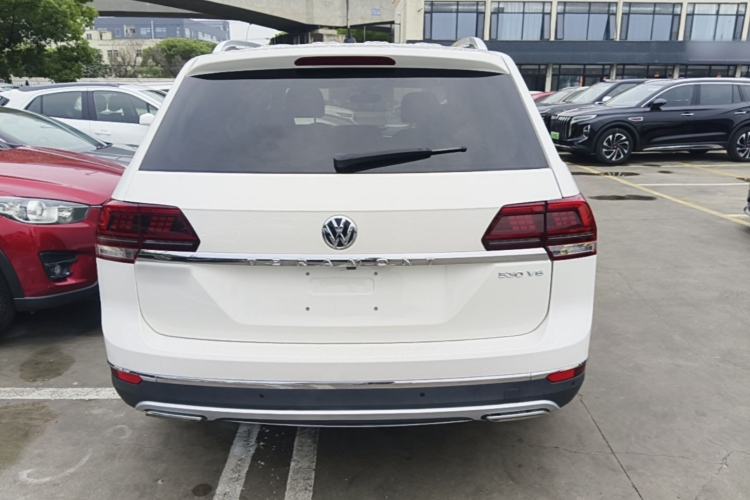 Used Volkswagen Teramont 2020 Revised Version 530 V6 Four-Wheel Drive Flagship Edition Rear