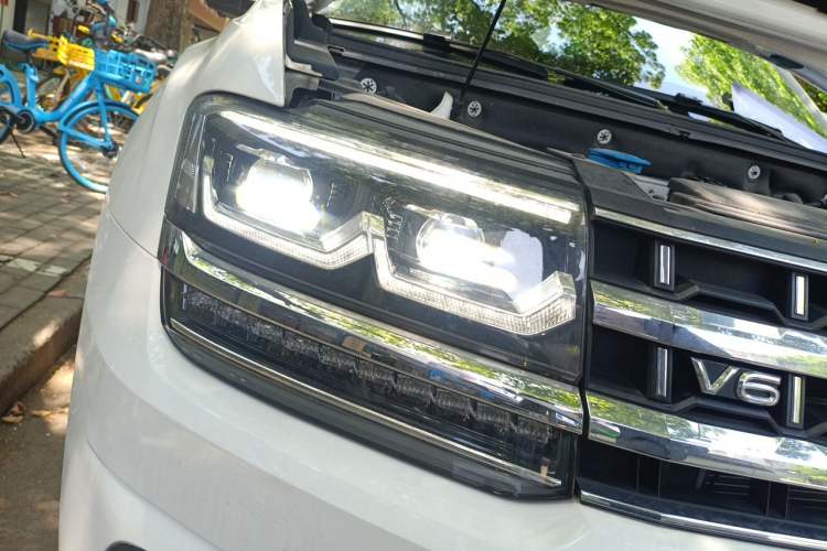 Used Volkswagen Teramont 2020 Revised Version 530 V6 Four-Wheel Drive Flagship Edition Right Front Headlight