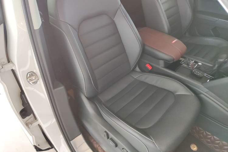 Used Volkswagen Teramont 2020 Revised Version 380TSI Four-Wheel Drive Luxury Edition Right Front Seat