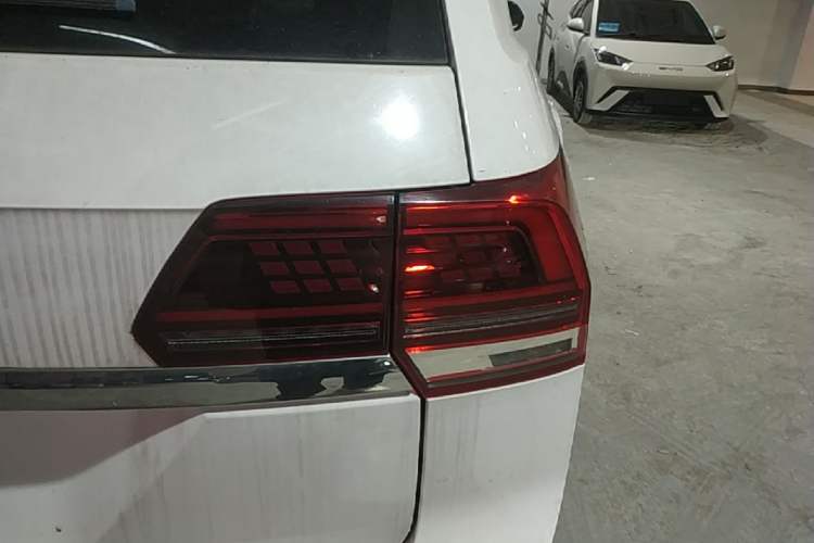 Used Volkswagen Teramont 2020 380TSI Four-Wheel Drive Luxury Version China VI Standard Right Rear Taillight