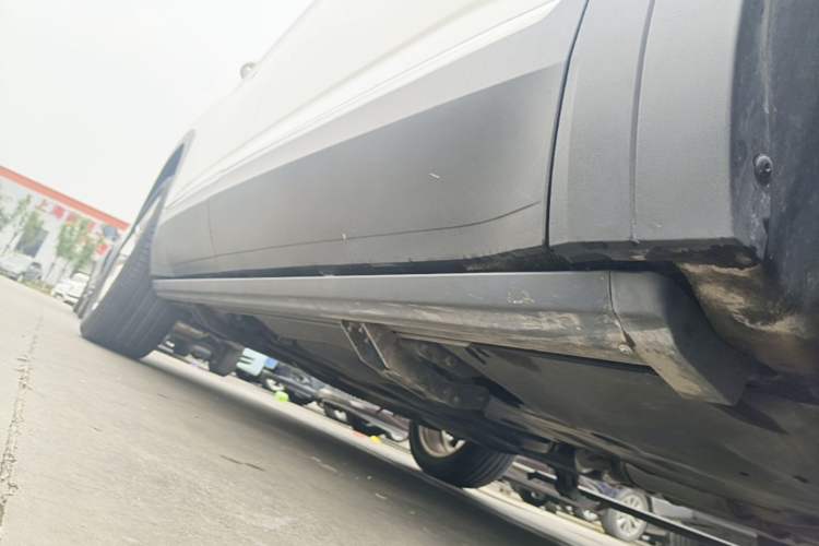 Used Volkswagen Teramont 2020 Revised Version 530 V6 Four-Wheel Drive Flagship Edition Right Side Sill