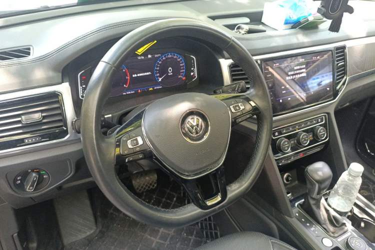 Used Volkswagen Teramont 2020 Revised Version 530 V6 Four-Wheel Drive Flagship Edition Steering Wheel