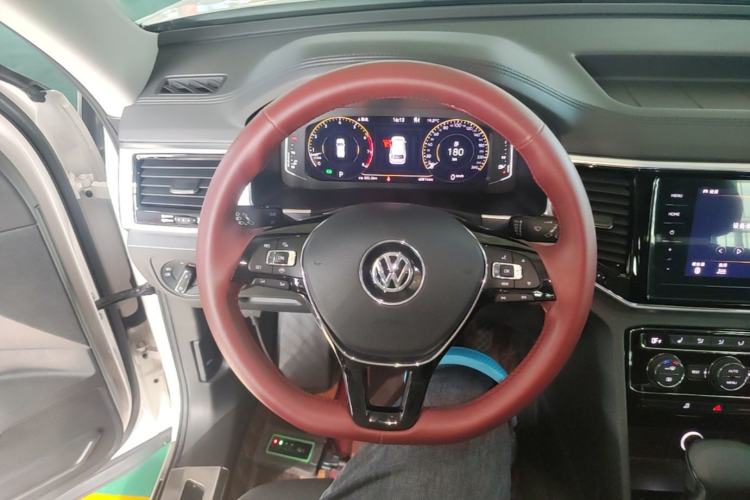 Used Volkswagen Teramont 2020 Revised Version 380TSI Four-Wheel Drive Luxury Edition Steering Wheel