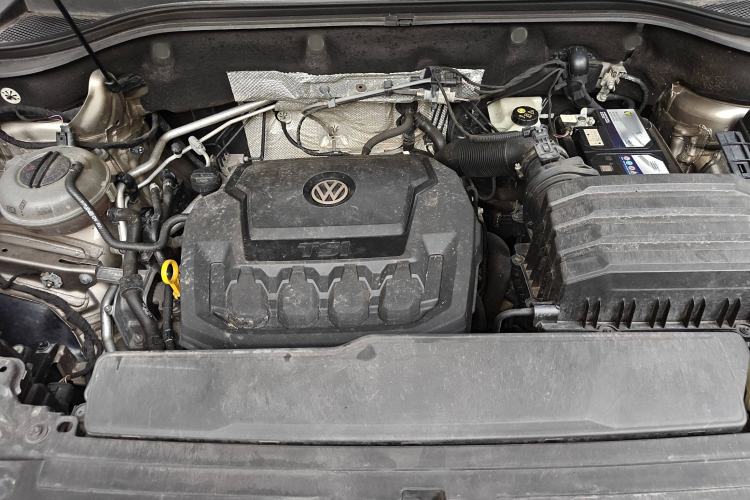 Used Volkswagen Teramont 2020 330TSI Two-Wheel-Drive Luxury Edition China VI Standard Engine Bay