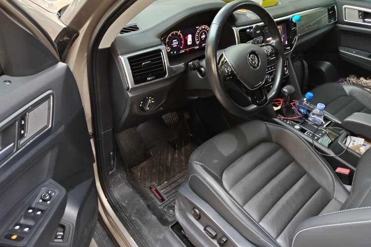Used Volkswagen Teramont 2020 330TSI Two-Wheel-Drive Luxury Edition China VI Standard Interior 3