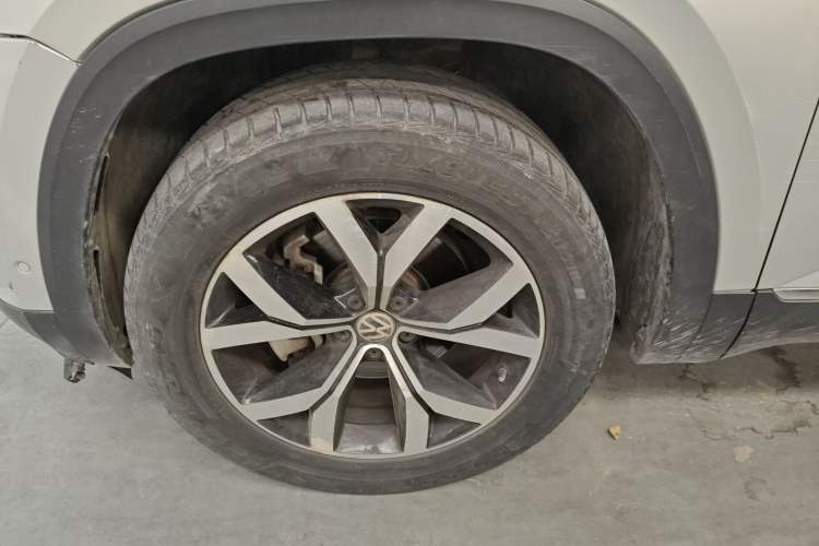 Used Volkswagen Teramont 2020 380TSI Four-Wheel Drive Luxury Version China VI Standard Left Front Wheel Hub