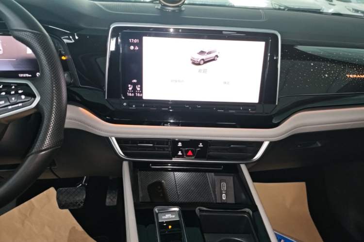 Used Volkswagen Teramont 2021 530 V6 All-Wheel Drive Prestige Flagship Edition Audio And AC Panel