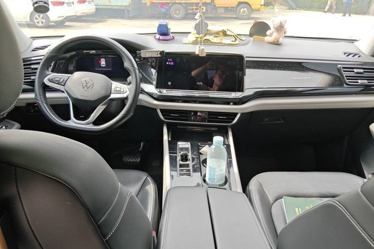 Used Volkswagen Teramont 2021 330TSI Two-Wheel-Drive Prestige Luxury Edition Center Console