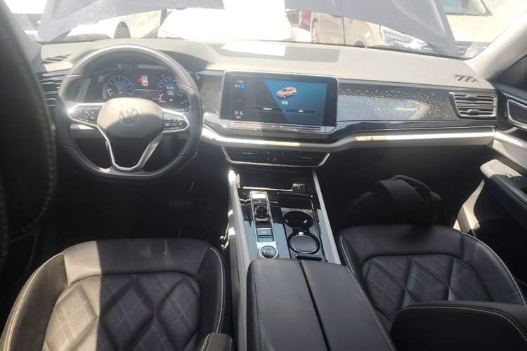 Used Volkswagen Teramont 2021 380TSI Four-Wheel Drive Prestige Flagship Edition Center Console