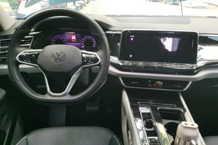 Used Volkswagen Teramont 2021 330TSI Two-Wheel-Drive Prestige Luxury Edition Center Console