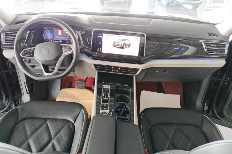Used Volkswagen Teramont 2021 530 V6 All-Wheel Drive Prestige Flagship Edition Center Console