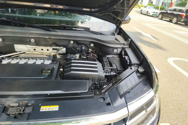 Used Volkswagen Teramont 2021 530 V6 Four-Wheel Drive Prestige Luxury Edition Engine Bay Left
