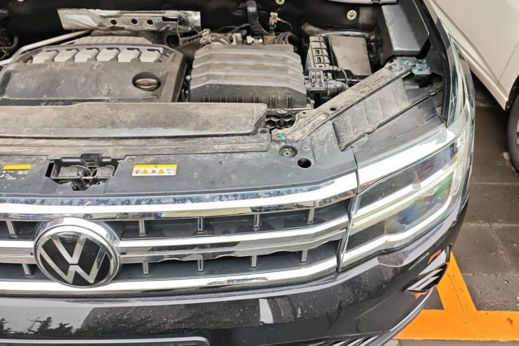 Used Volkswagen Teramont 2021 530 V6 Four-Wheel Drive Prestige Luxury Edition Engine Bay Left
