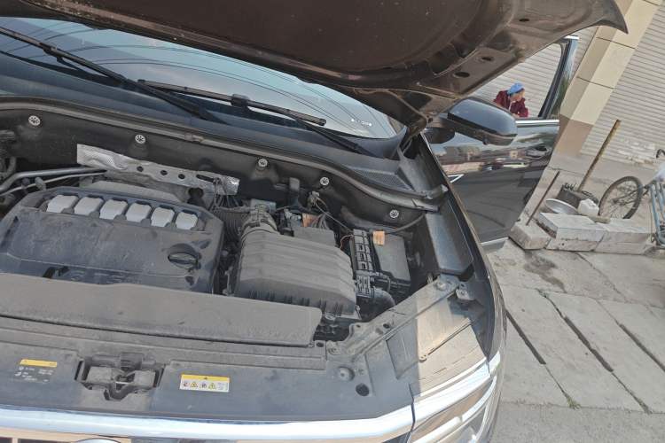 Used Volkswagen Teramont 2021 530 V6 Four-Wheel Drive Prestige Luxury Edition Engine Bay Left